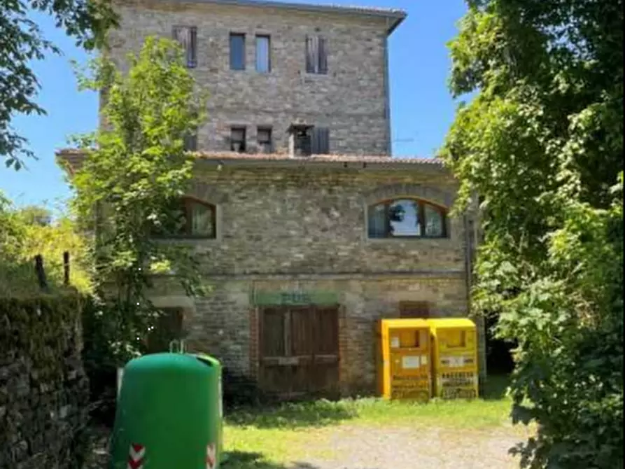 Immagine 3 di Hotel in vendita  in Loc. Il Poggio, Strada Statale della Cisa a Berceto