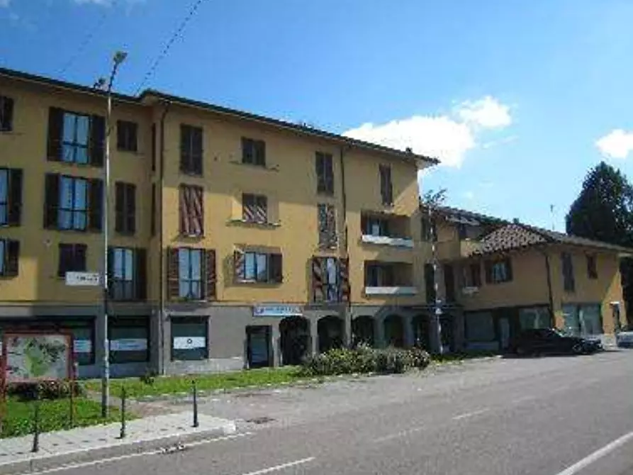 Immagine 3 di Appartamento in vendita  in Piazza F.lli Cervi a Lentate Sul Seveso