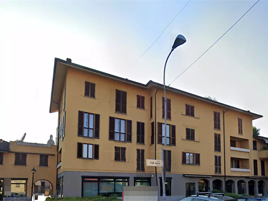 Immagine 7 di Appartamento in vendita  in Piazza F.lli Cervi a Lentate Sul Seveso