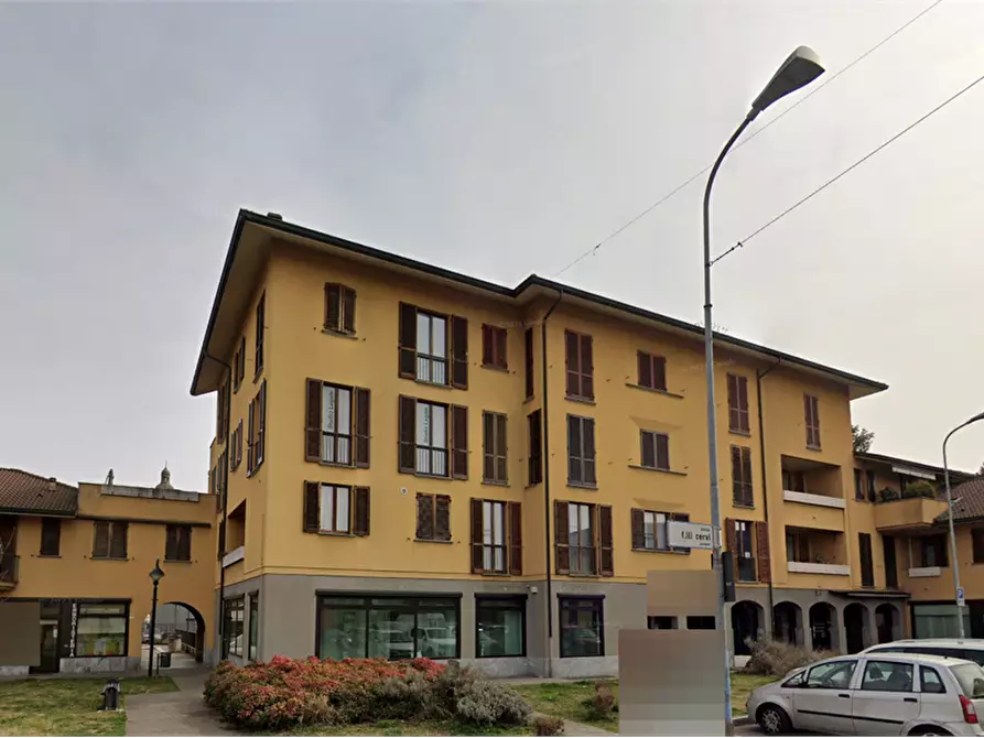 Immagine 11 di Appartamento in vendita  in Piazza F.lli Cervi a Lentate Sul Seveso