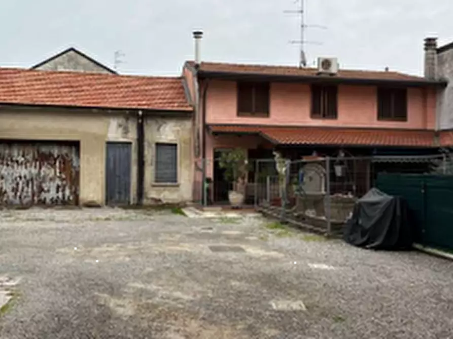Immagine 2 di Appartamento in vendita  in Via G. Agnesi a Cesano Maderno