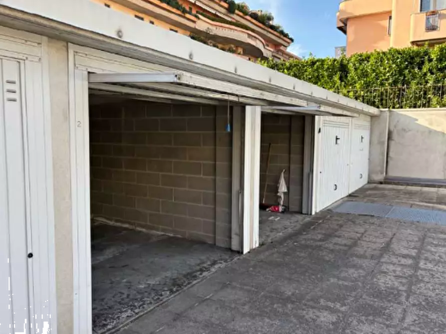 Immagine 5 di Garage in vendita  in Via Italia a Muggiò