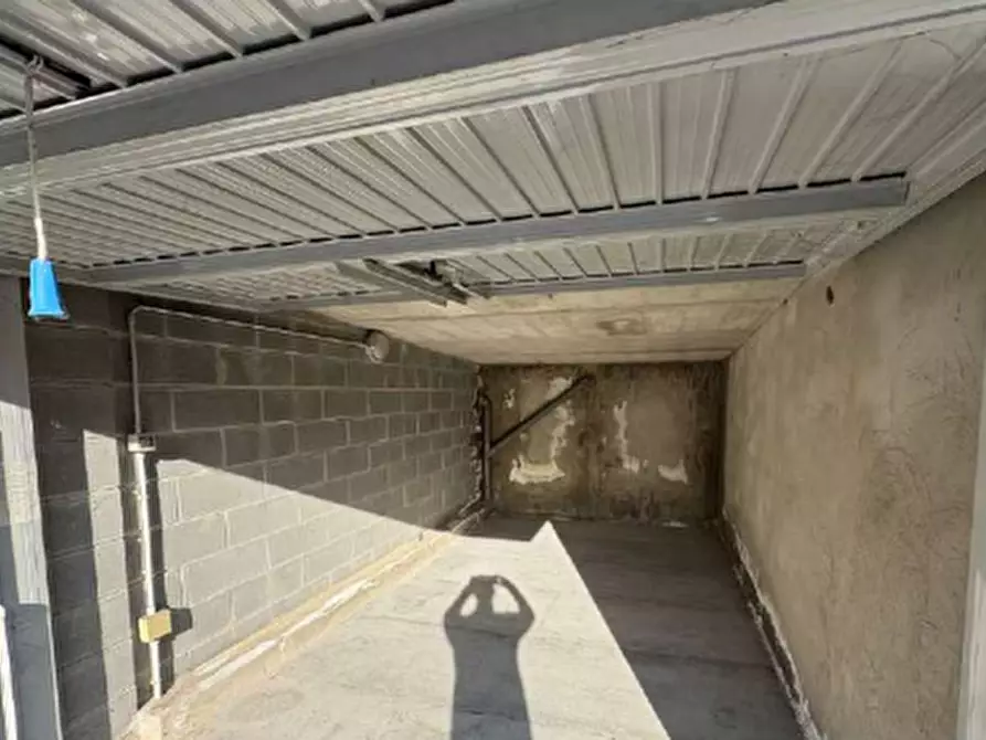 Immagine 2 di Garage in vendita  in Via Italia a Muggiò