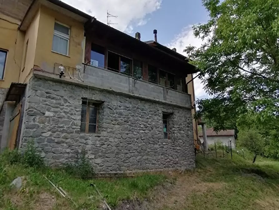 Immagine 3 di Stabile in vendita  in Strada Vecciatica a Monchio Delle Corti