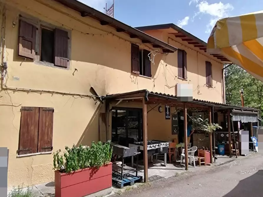 Immagine 1 di Stabile in vendita  in Strada Vecciatica a Monchio Delle Corti