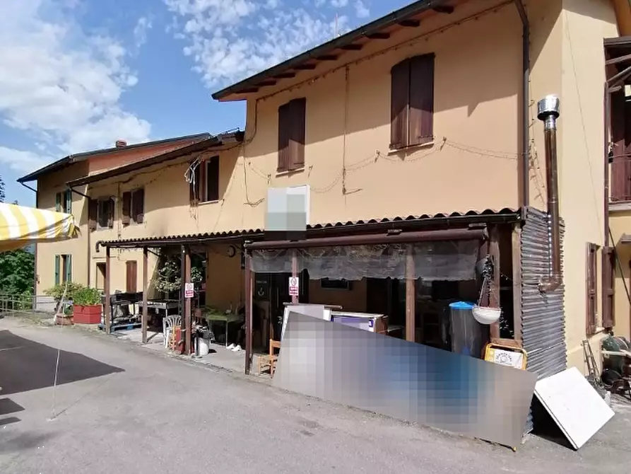 Immagine 2 di Stabile in vendita  in Strada Vecciatica a Monchio Delle Corti