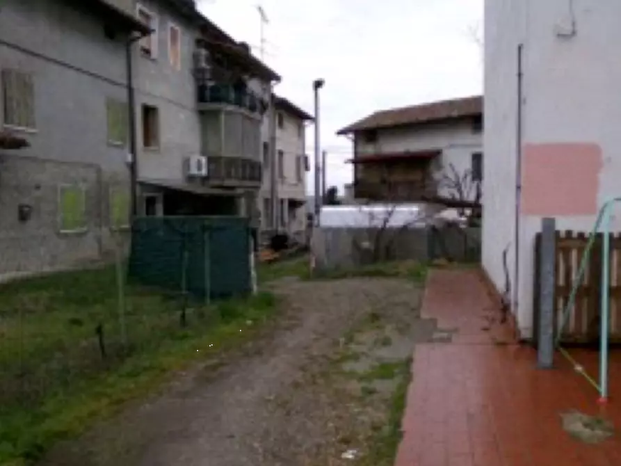 Immagine 5 di Stabile in vendita  in Via Canaletta a Casalgrande