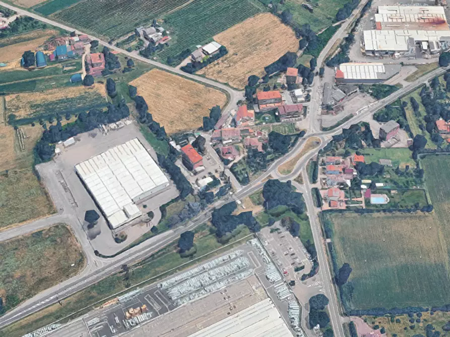 Immagine 10 di Stabile in vendita  in Via Canaletta a Casalgrande