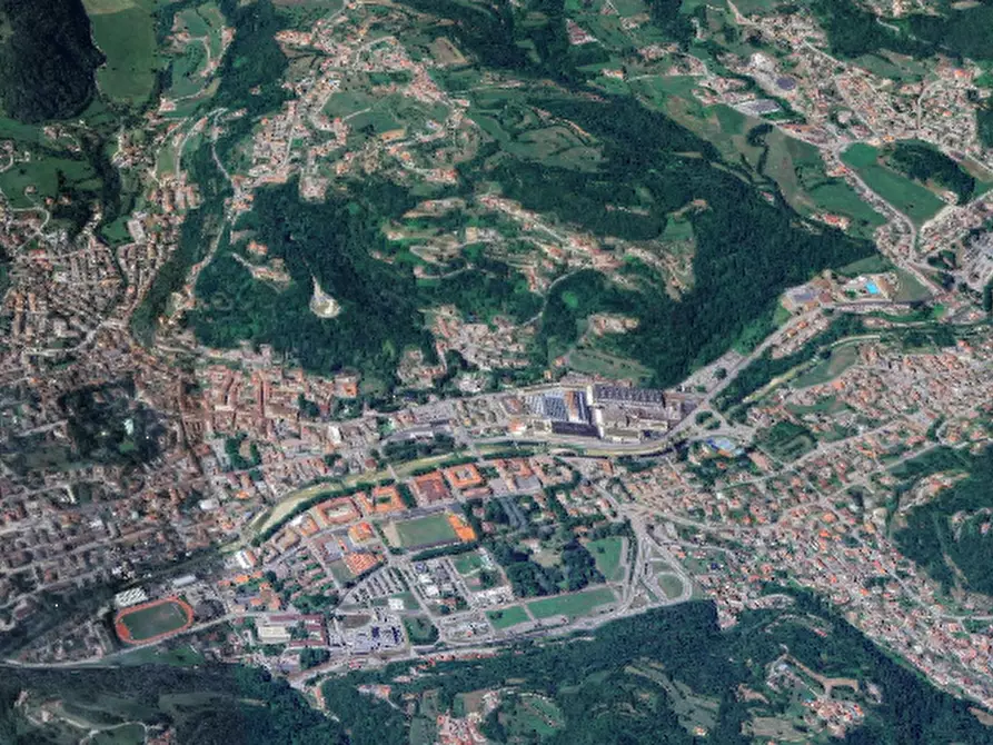 Immagine 9 di Garage in vendita  in Via Duca D'Aosta a Valdagno