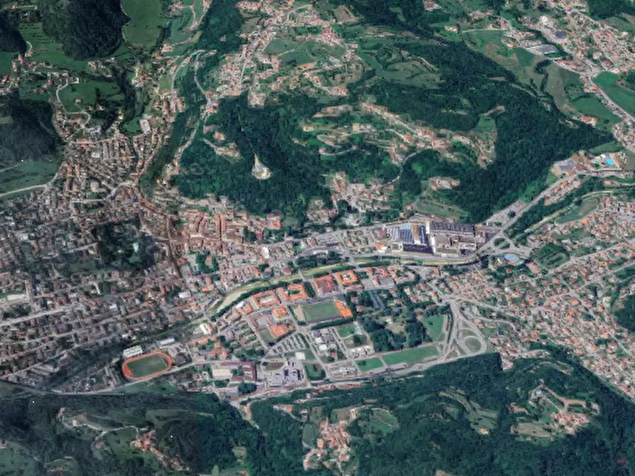 Immagine 10 di Garage in vendita  in Via Duca D'Aosta a Valdagno