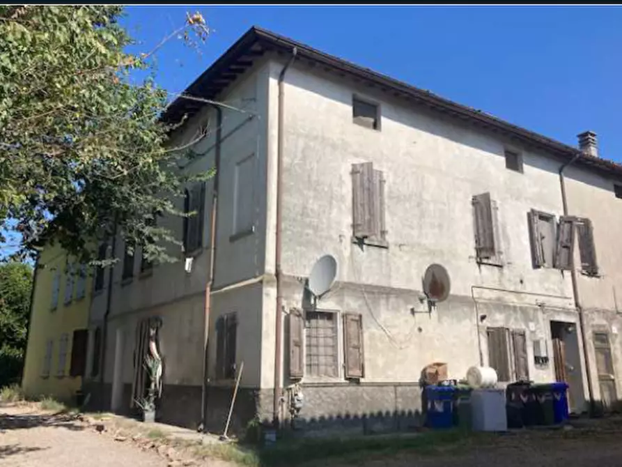 Immagine 1 di Porzione di casa in vendita  in Via Gazzoli a Novi Di Modena