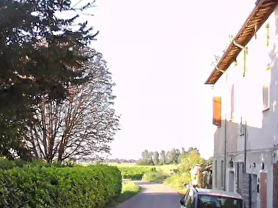 Immagine 3 di Porzione di casa in vendita  in Via Gazzoli a Novi Di Modena