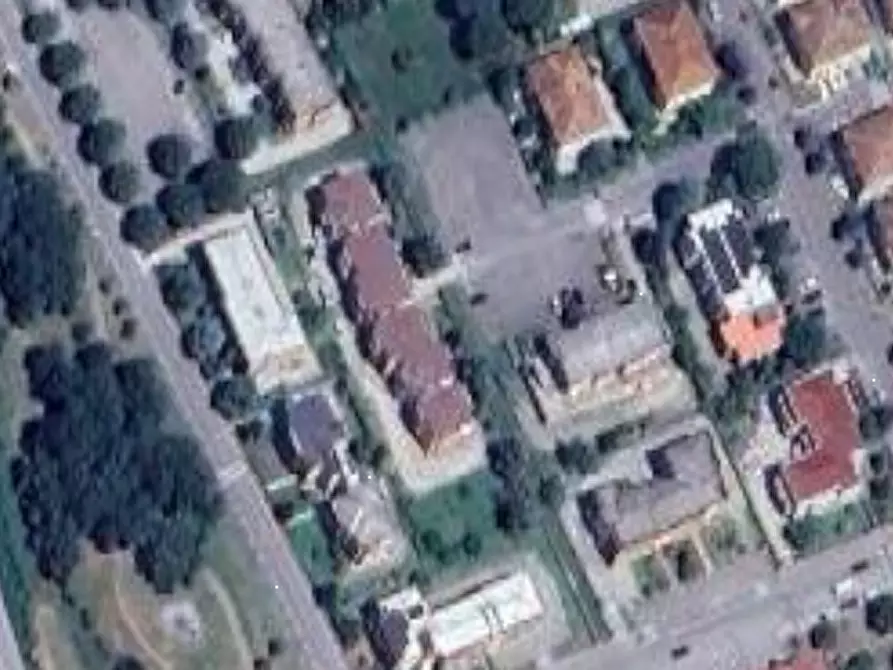 Immagine 11 di Garage in vendita  in Piazza Salvo d'Acquisto a Castelfiorentino