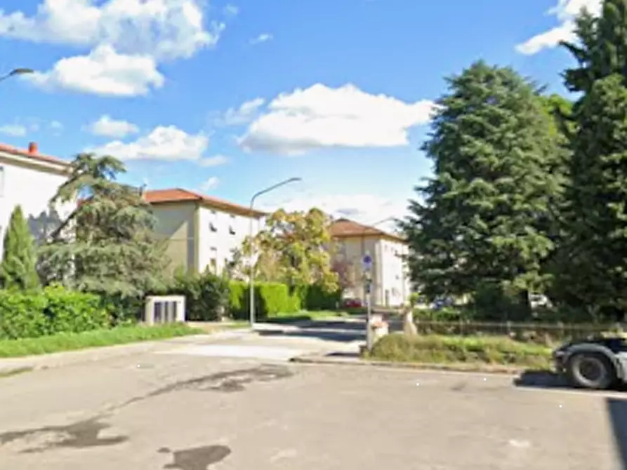 Immagine 5 di Garage in vendita  in Piazza Salvo d'Acquisto a Castelfiorentino