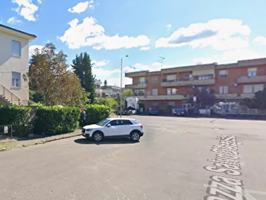 Immagine 6 di Garage in vendita  in Piazza Salvo d'Acquisto a Castelfiorentino