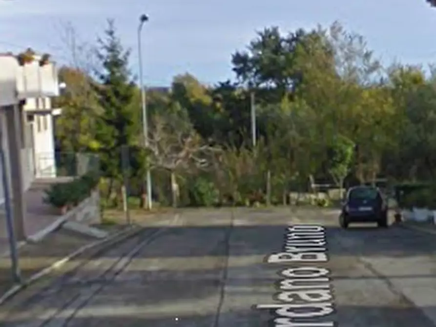 Immagine 9 di Laboratorio in vendita  in Via Giordano Bruno a Sant'elpidio A Mare