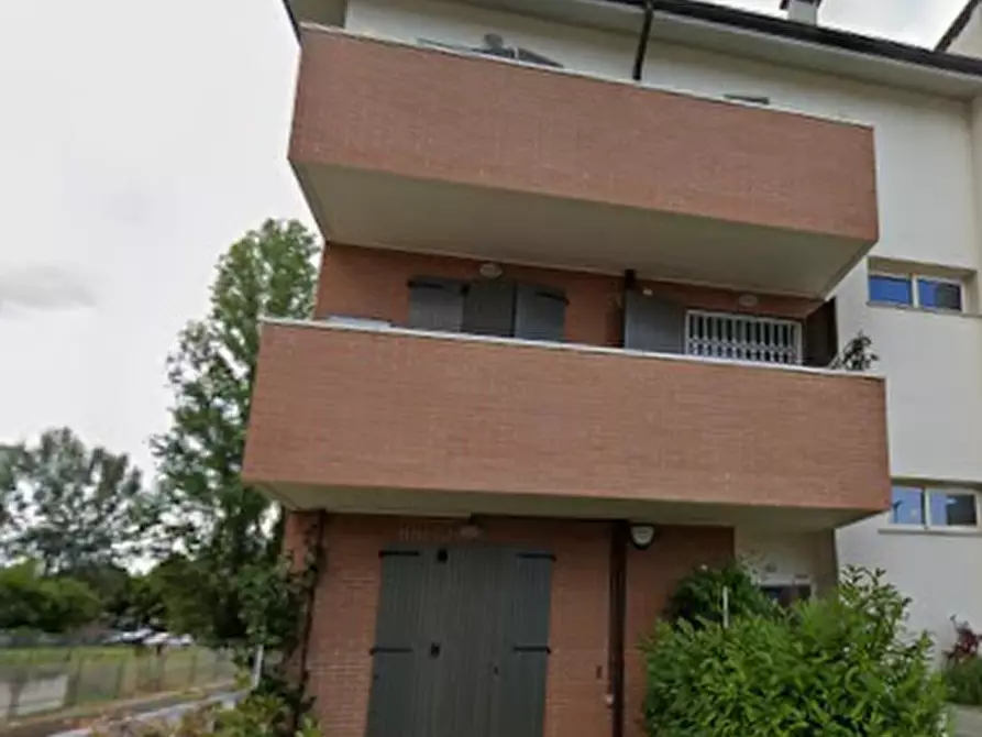 Immagine 10 di Appartamento in vendita  in Via Ubaldo Comandini  a Ravenna