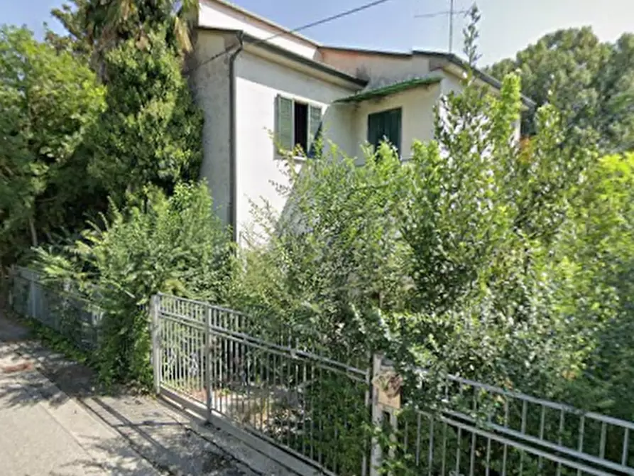 Immagine 1 di Casa indipendente in vendita  in Via della Scuola a Lugo