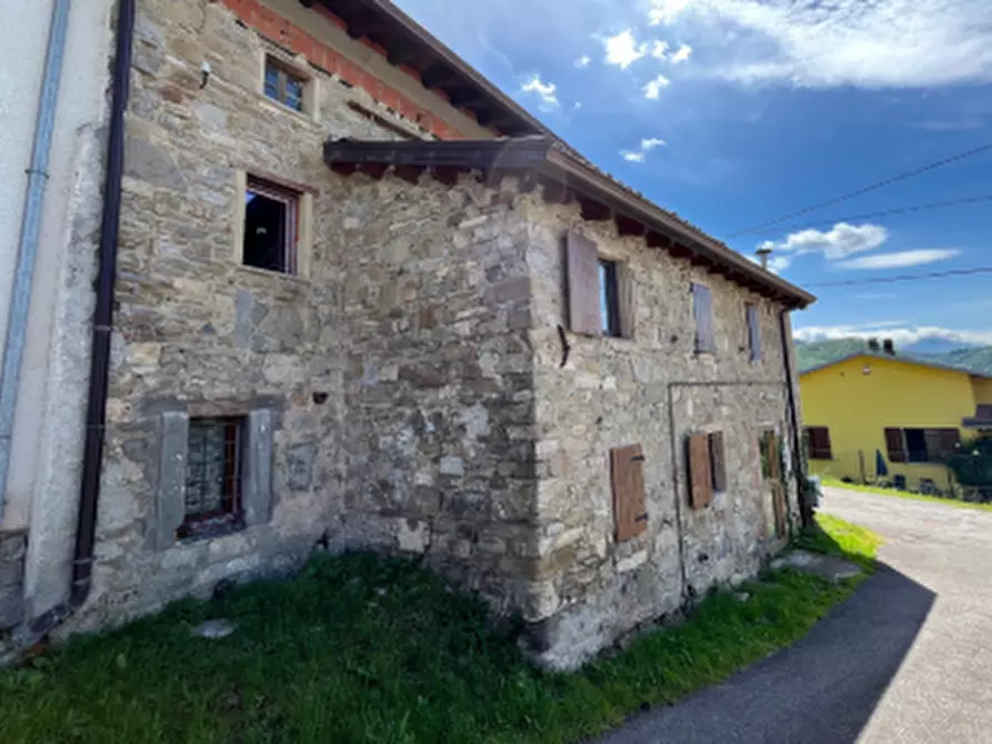 Immagine 2 di Porzione di casa in vendita  in Via Piana del Mulino a Villa Minozzo