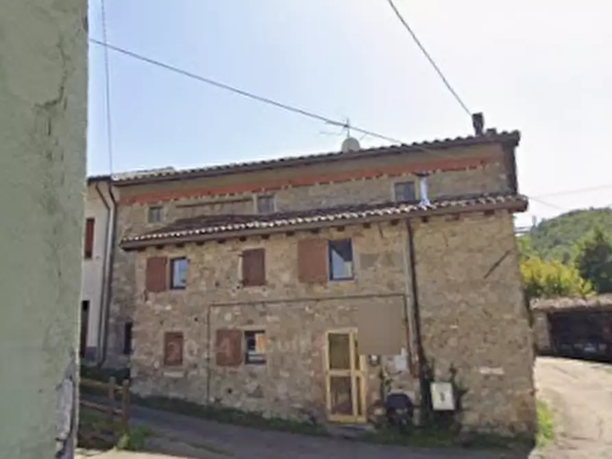 Immagine 14 di Porzione di casa in vendita  in Via Piana del Mulino a Villa Minozzo