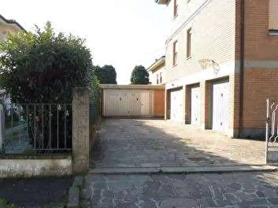 Immagine 3 di Appartamento in vendita  in Via della Pergola a Modena