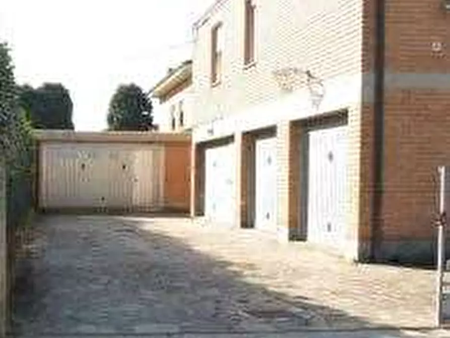 Immagine 12 di Appartamento in vendita  in Via della Pergola a Modena