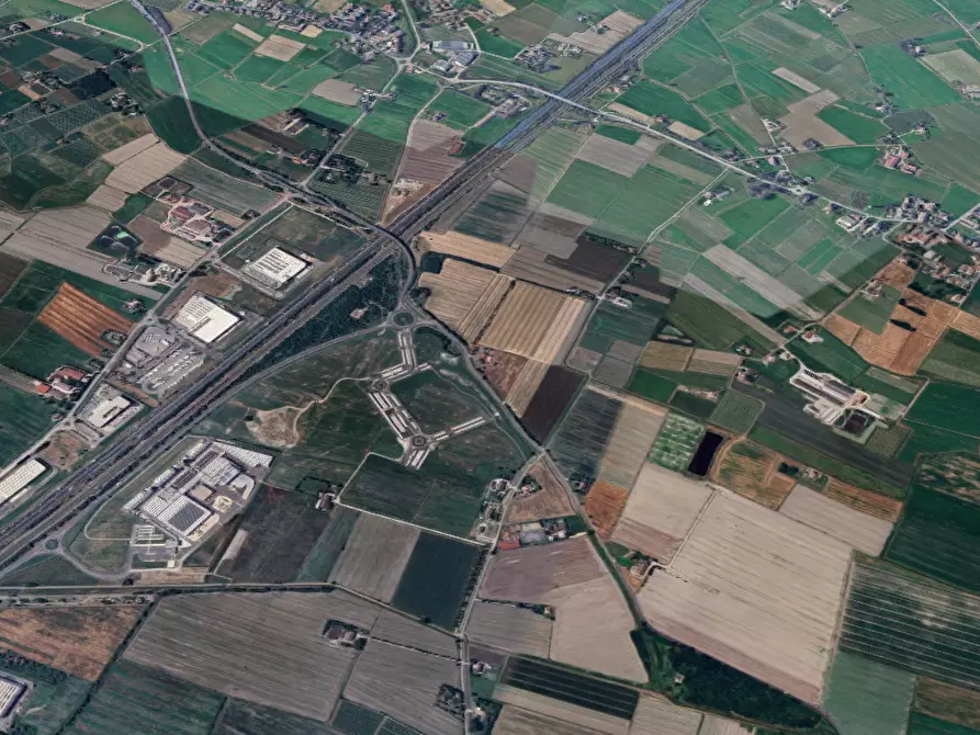 Immagine 13 di Rustico / casale in vendita  in Via R. Formentini a Reggio Nell'emilia