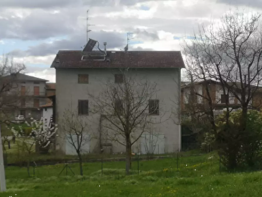 Immagine 1 di Porzione di casa in vendita  in Via Trinità di Pianzo a Casina