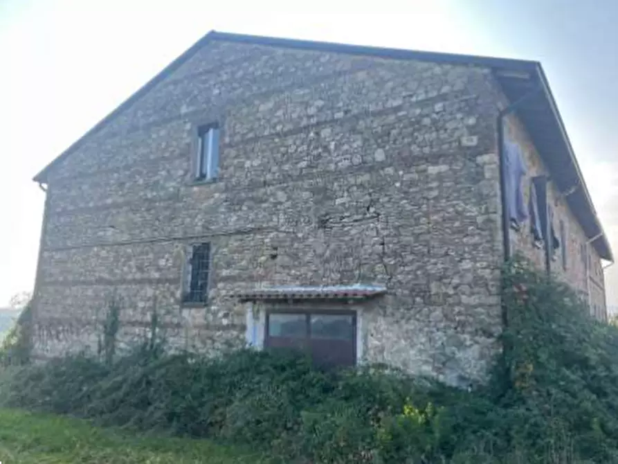 Immagine 1 di Casa indipendente in vendita  in Via Ronco a Viano