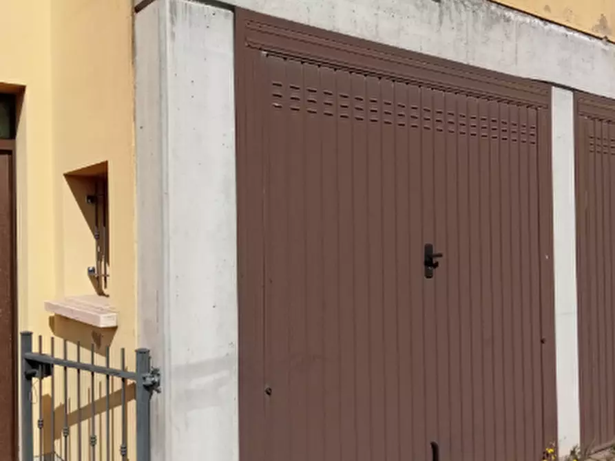 Immagine 4 di Villetta a schiera in vendita  in Via Samoggia  a Reggio Nell'emilia