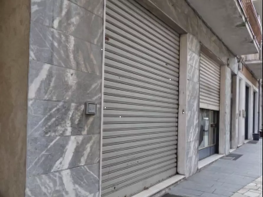 Immagine 2 di Negozio in vendita  in Via Milano a Salsomaggiore Terme