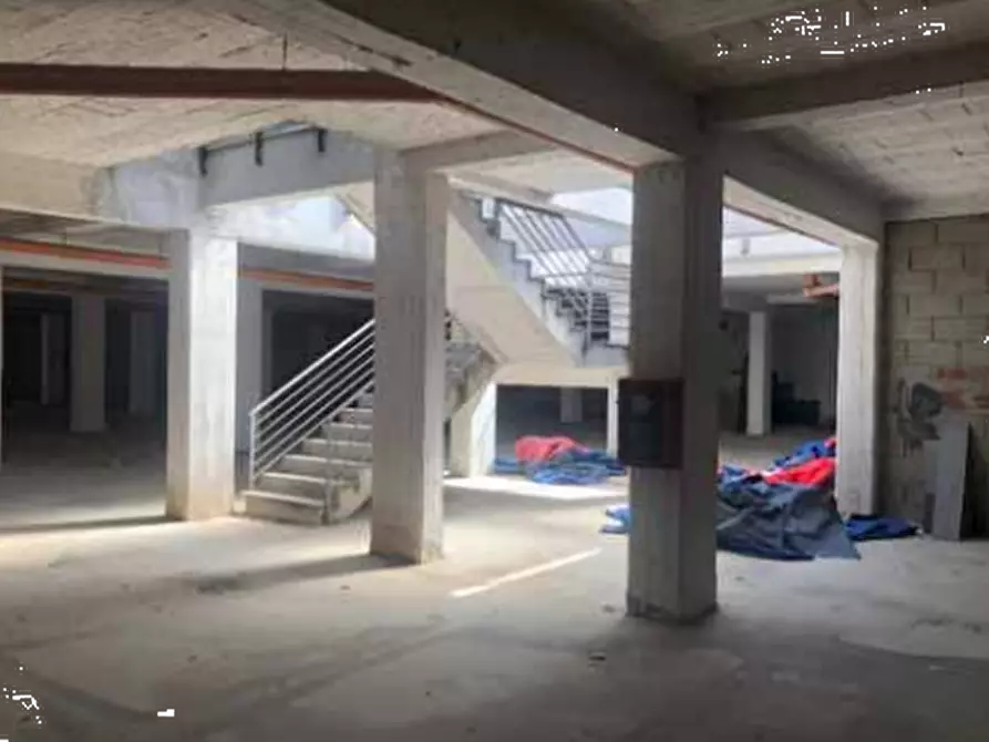Immagine 3 di Garage in vendita  in Viale Carlo III di Borbone a San Nicola La Strada