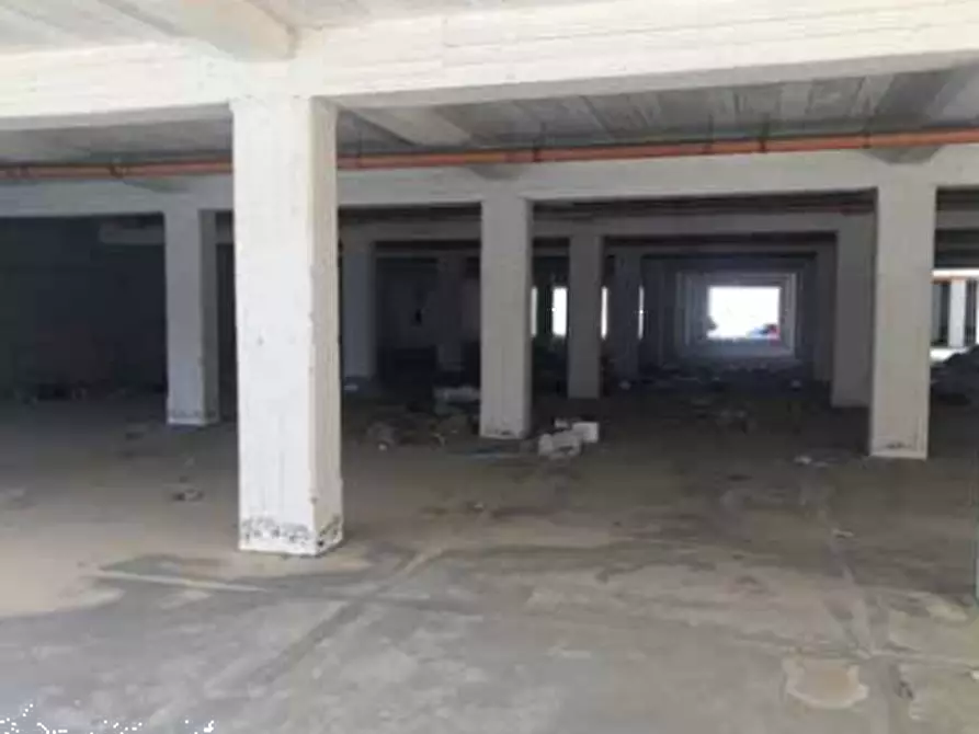 Immagine 5 di Garage in vendita  in Viale Carlo III di Borbone a San Nicola La Strada