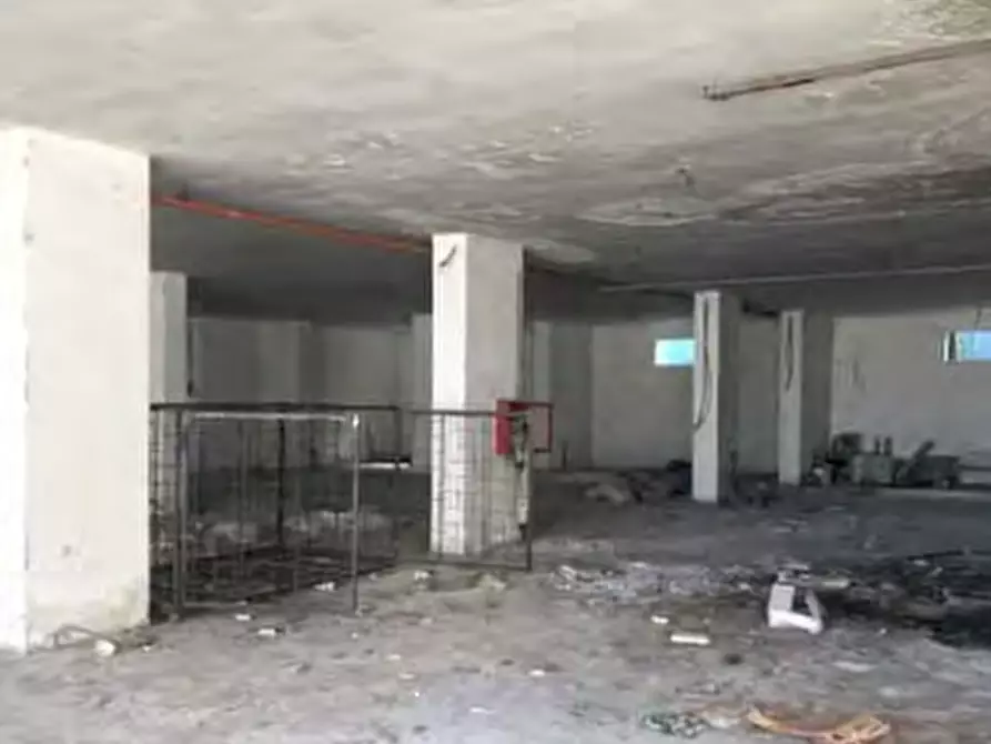 Immagine 10 di Magazzino in vendita  in Viale Carlo III di Borbone a San Nicola La Strada