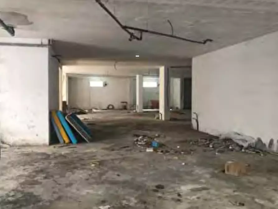 Immagine 12 di Magazzino in vendita  in Viale Carlo III di Borbone a San Nicola La Strada