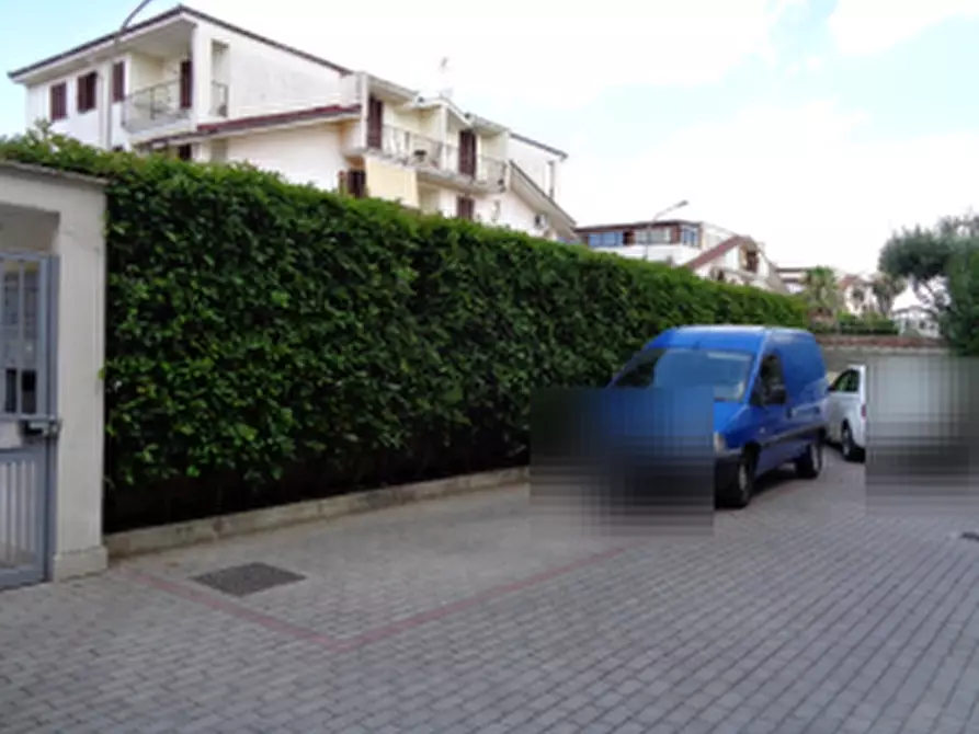Immagine 1 di Posto auto in vendita  in Via Salerno a Teverola