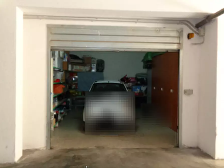 Immagine 1 di Garage in vendita  in Via Salerno a Teverola