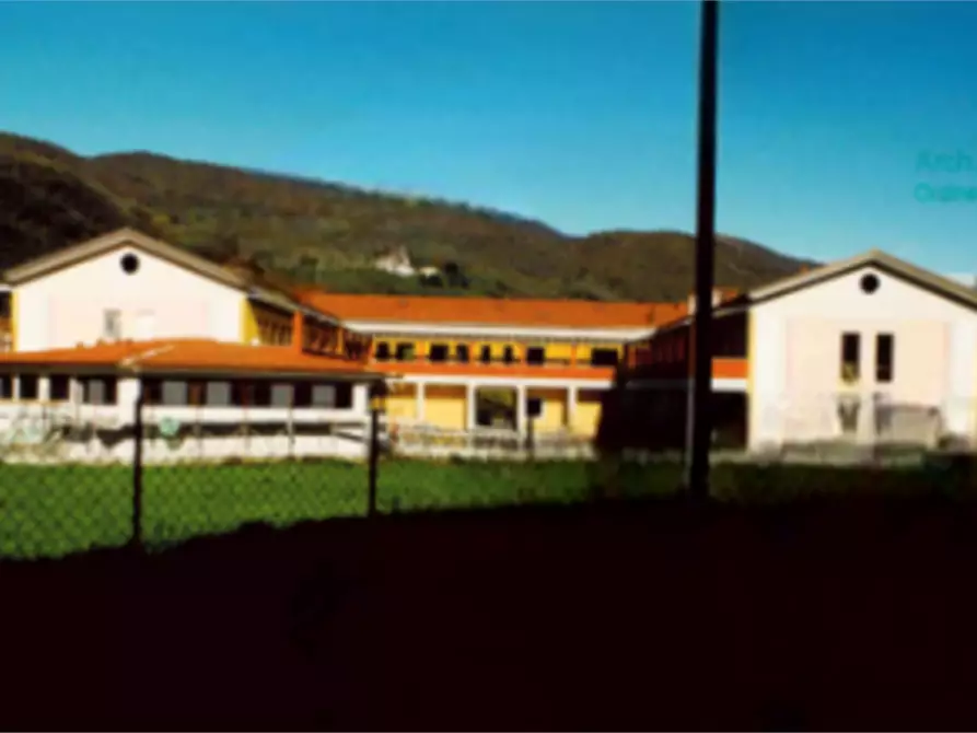 Immagine 4 di Negozio in vendita  in Via degli Alpini a Bisuschio