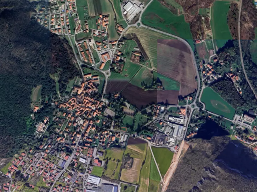 Immagine 9 di Negozio in vendita  in Via degli Alpini a Bisuschio