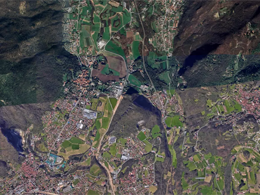 Immagine 10 di Negozio in vendita  in Via degli Alpini a Bisuschio