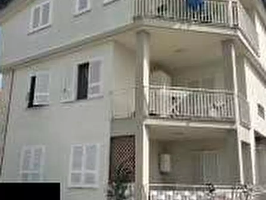 Immagine 1 di Appartamento in vendita  in Via Lago Lucrino a Trentola Ducenta