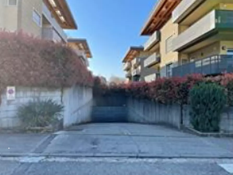 Immagine 1 di Garage in vendita  in Via Duca d'Aosta a Valdagno