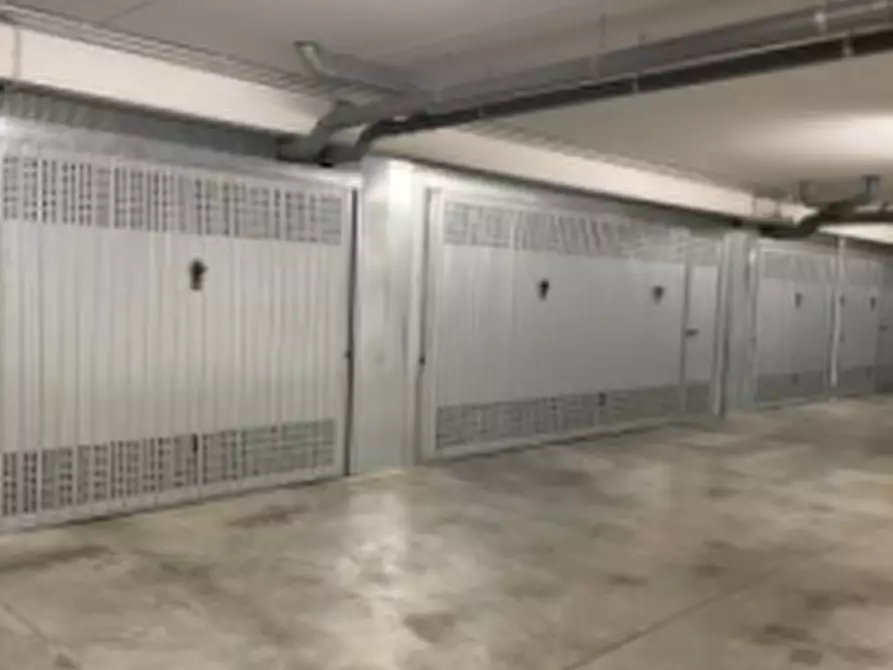 Immagine 3 di Garage in vendita  in Via Duca d'Aosta a Valdagno