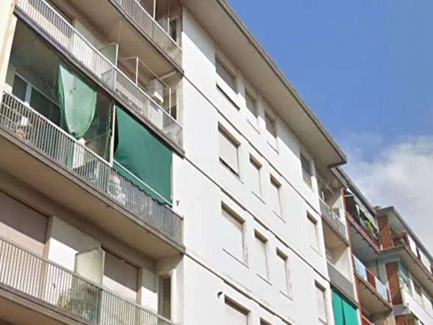 Immagine 4 di Appartamento in vendita  in Via Reginaldo Giuliani a Firenze