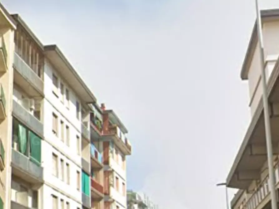 Immagine 11 di Appartamento in vendita  in Via Reginaldo Giuliani a Firenze