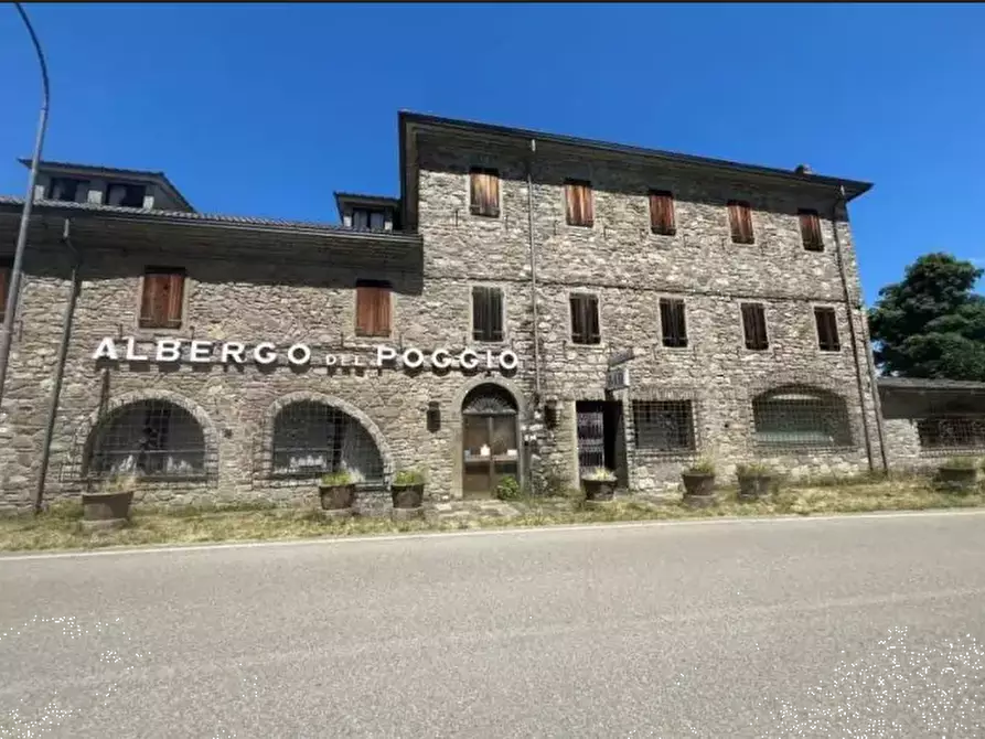 Immagine 1 di Stabile in vendita  in Loc. Il Poggio Strada Statale della Cisa a Berceto