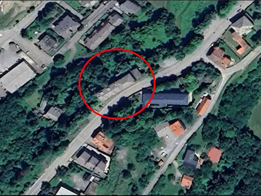 Immagine 4 di Stabile in vendita  in Loc. Il Poggio Strada Statale della Cisa a Berceto