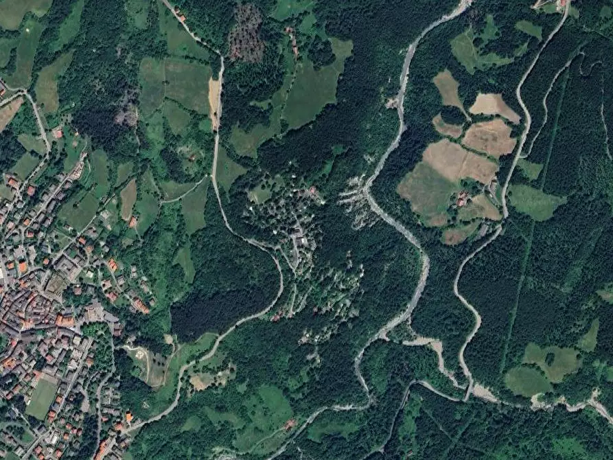 Immagine 12 di Stabile in vendita  in Loc. Il Poggio Strada Statale della Cisa a Berceto