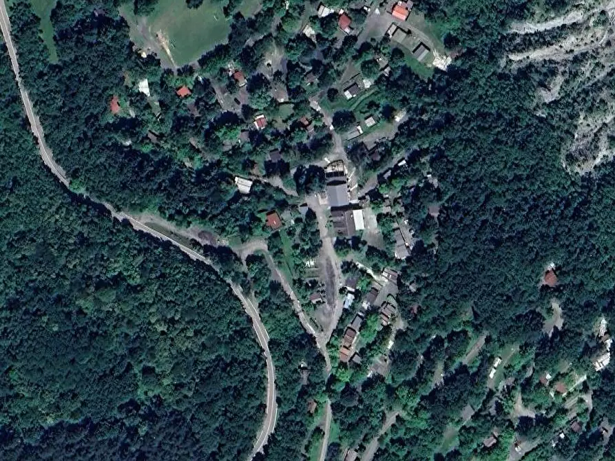 Immagine 14 di Stabile in vendita  in Loc. Il Poggio Strada Statale della Cisa a Berceto