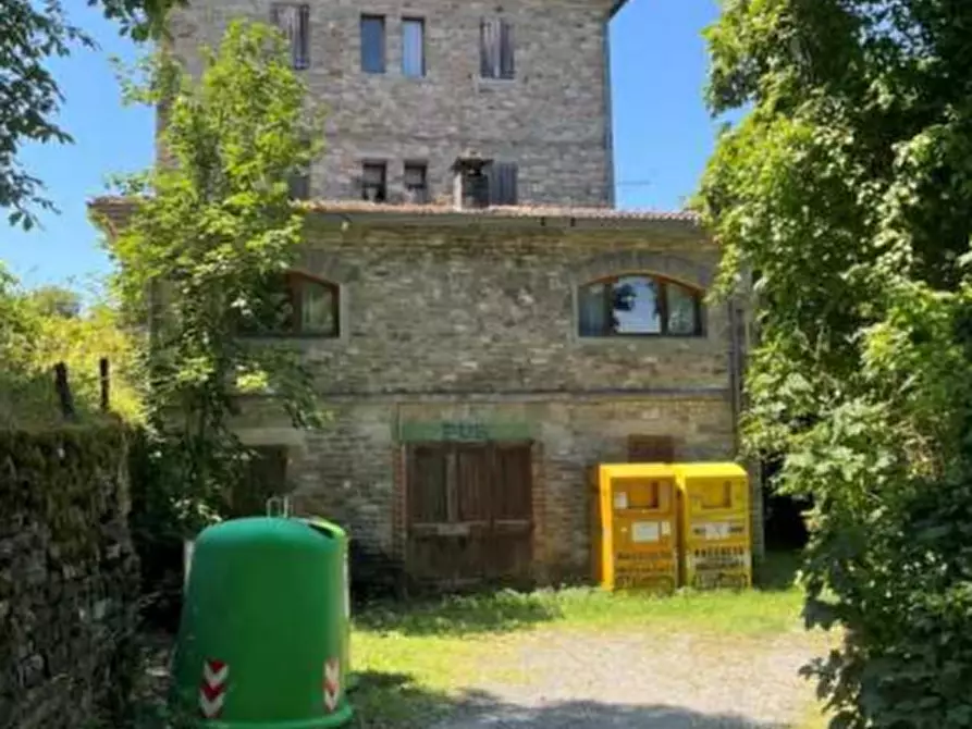 Immagine 16 di Stabile in vendita  in Loc. Il Poggio Strada Statale della Cisa a Berceto